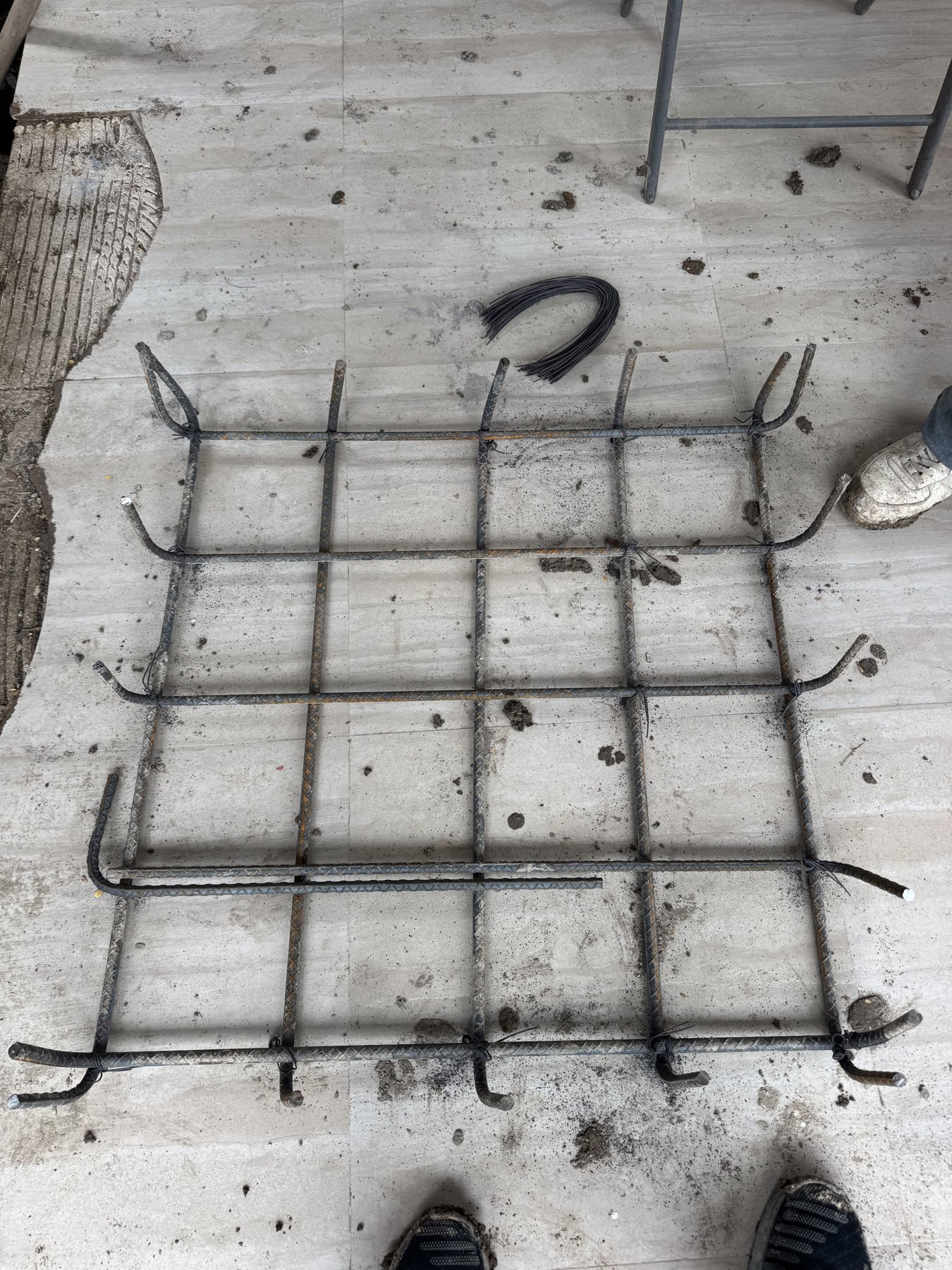 Parrilla de acero durante la preparación de los armados de cimentación, 2 de octubre de 2026.