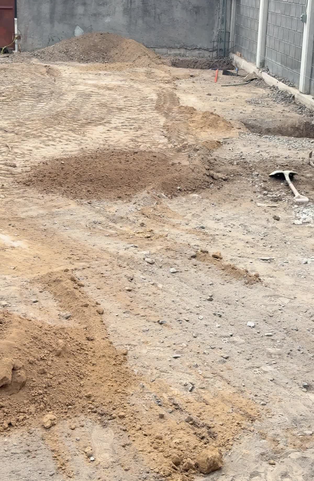 Vista de excavaciones de la obra en San Nicolás de los Garza. Fotograma de video del 30 de septiembre de 2026.
